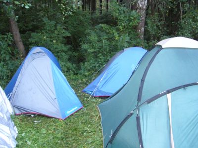 Эти две палатки появились, пока я спал
